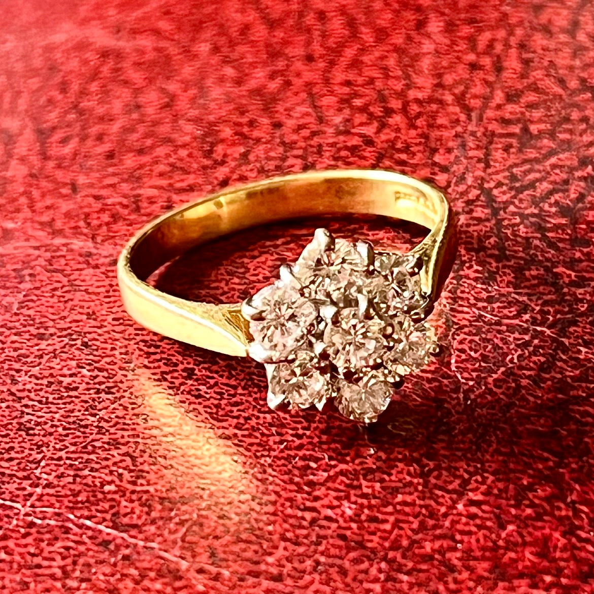 18ct diamond cluster ring
