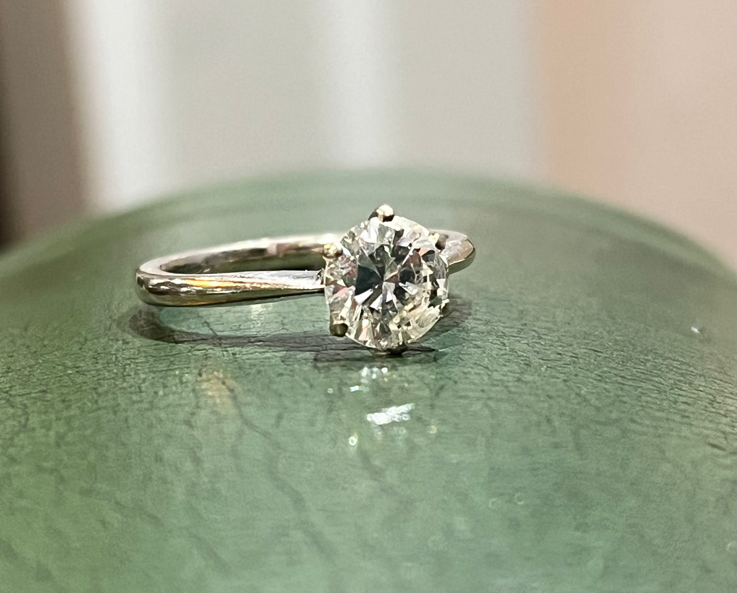 18ct Solitare 1.2ct 6 claw ring.