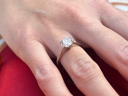 18ct Solitare 1.2ct 6 claw ring.